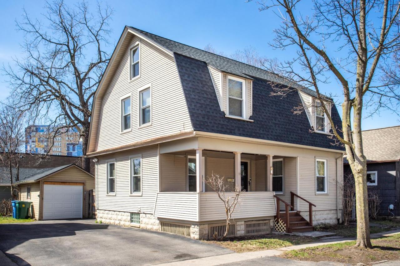Spacious Home With In-Unit Laundry, Parking, 1Gb Wifi, & Patio Deck Rochester Eksteriør bilde