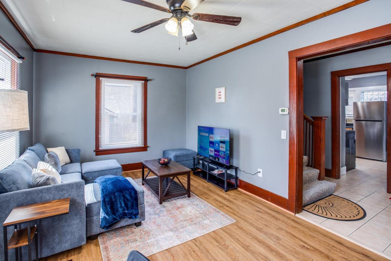 Spacious Home With In-Unit Laundry, Parking, 1Gb Wifi, & Patio Deck Rochester Eksteriør bilde