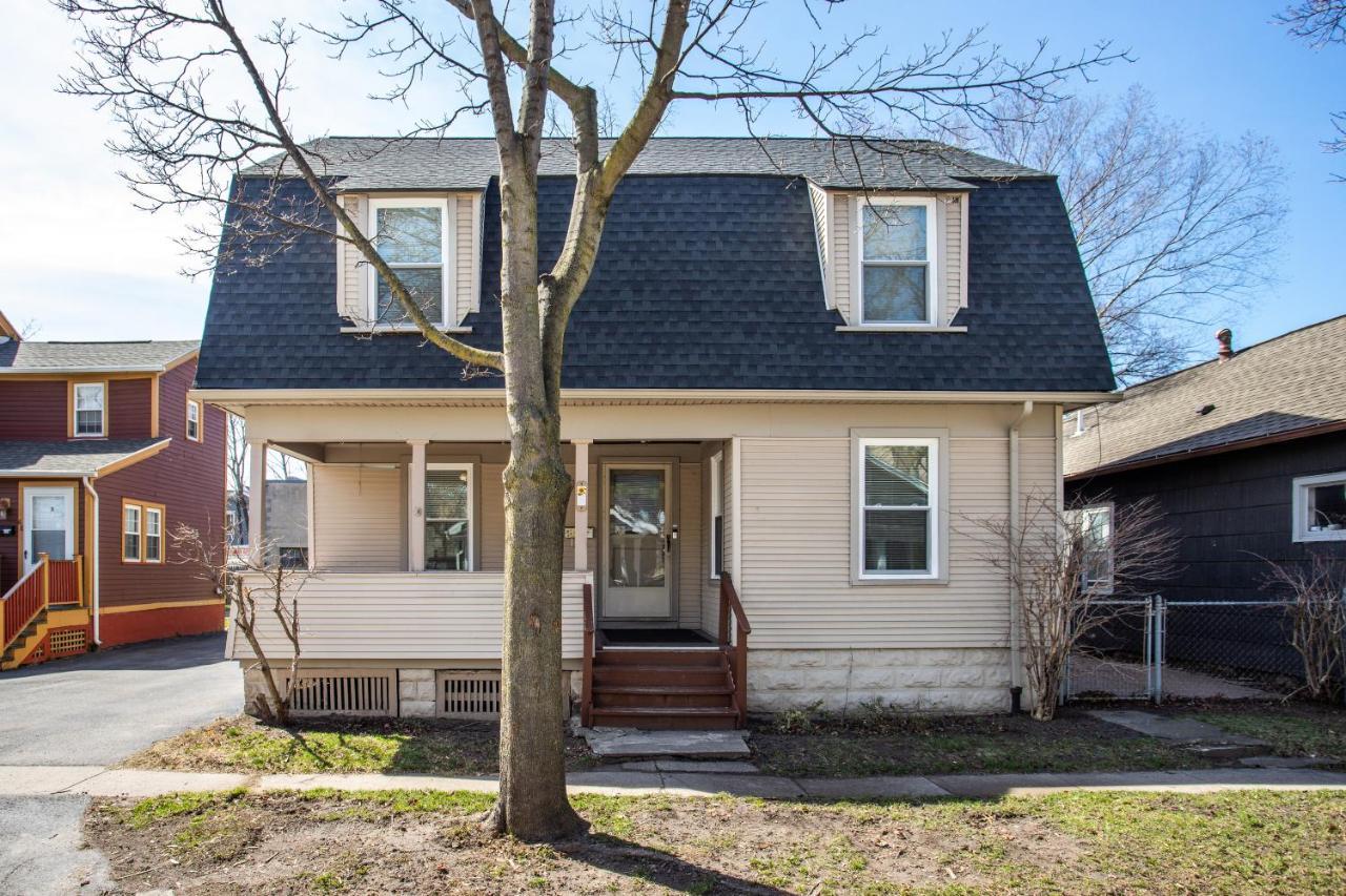 Spacious Home With In-Unit Laundry, Parking, 1Gb Wifi, & Patio Deck Rochester Eksteriør bilde